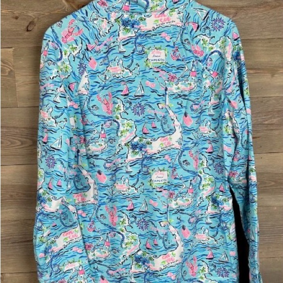 Details
LillyPulitzer CapeCod Upf 50+ Skipper Popover Marthas Vineyard Nantucket - Picture 4 of 8